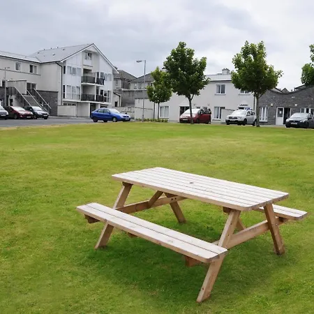 Dunaras Village Daire *